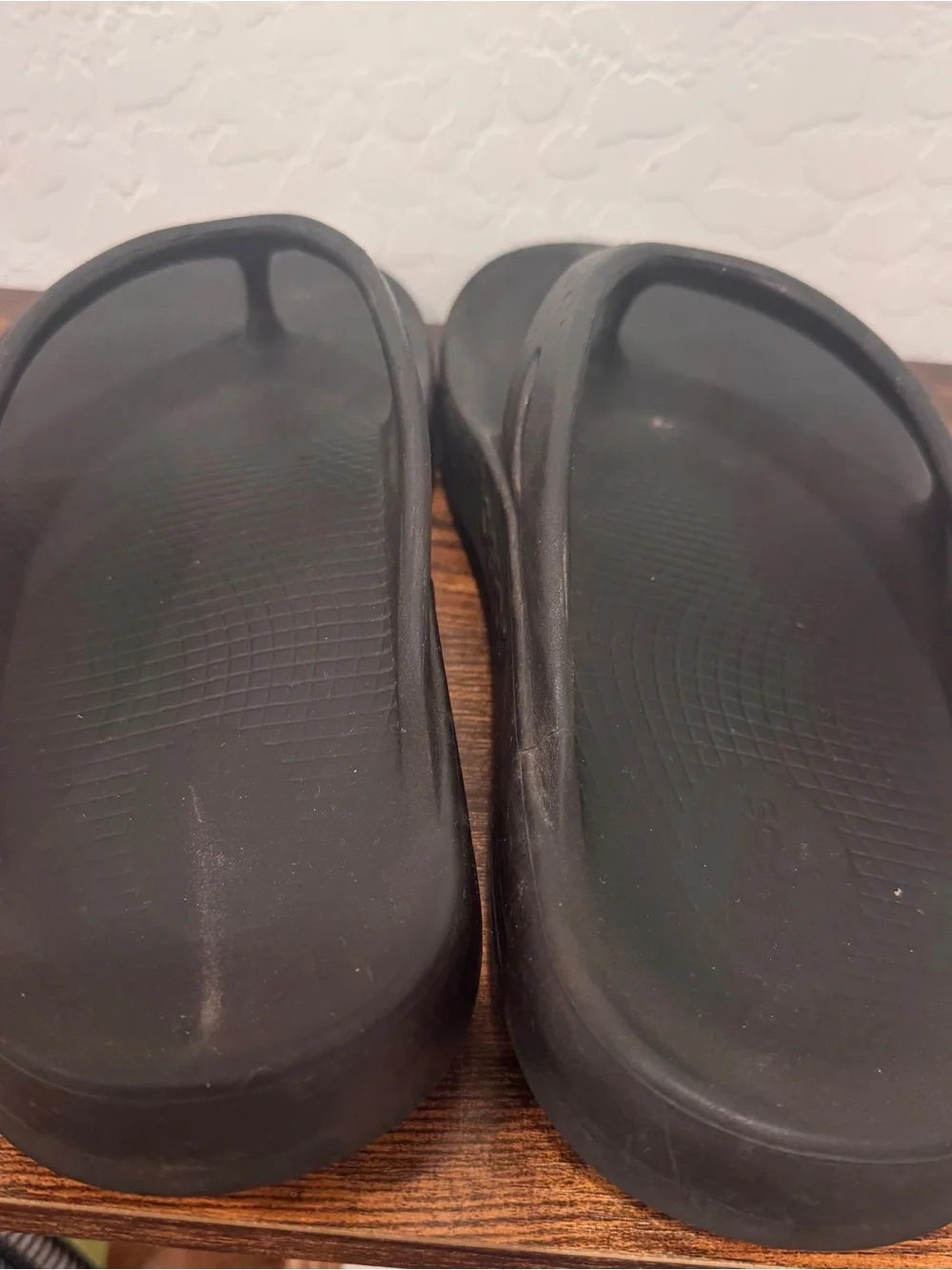 Oofos Original Mens Size 12 W 14 Recovery Slip-On Flip Flops Beach Sandals Black